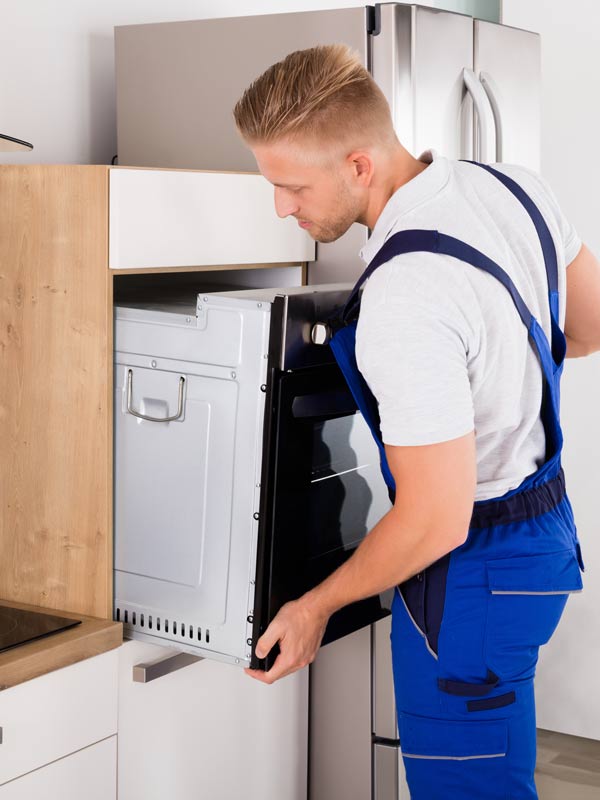 Oven installer in perth. Installing a new oven into a household based in Canning. Using gas connectors and electrical oven installation